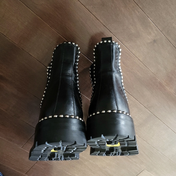 Alexander Wang Spencer Ball Studd Leather Chelsea Boots - Picture 11 of 14